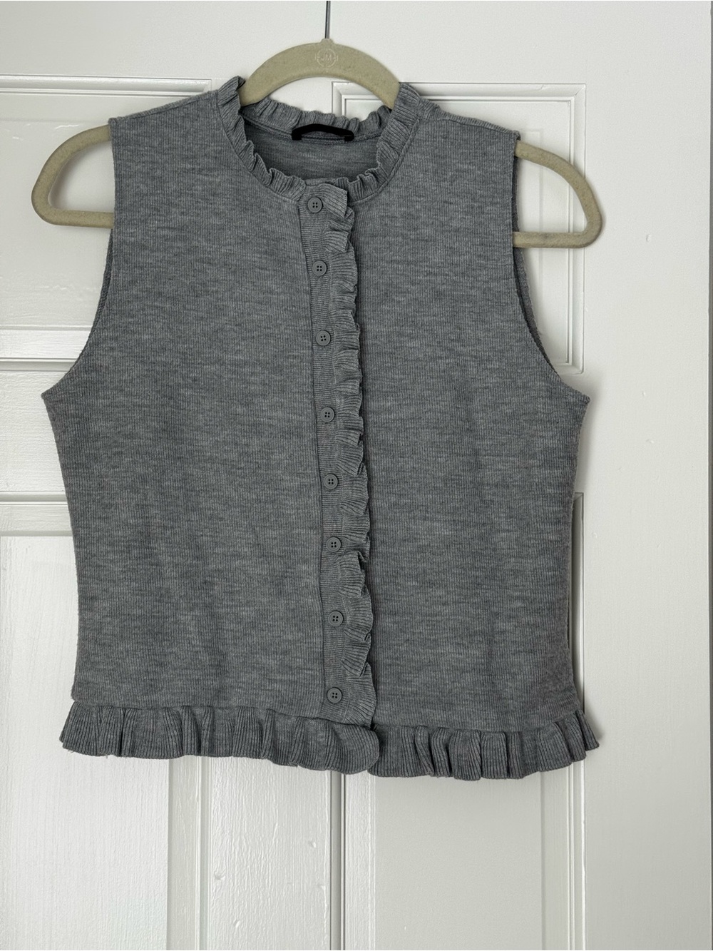 ZARA Gray Ribbed Ruffle Button Front Sleeveless Top - Picture 2 of 4